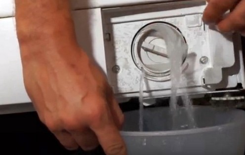 Стиральная машина подтекает